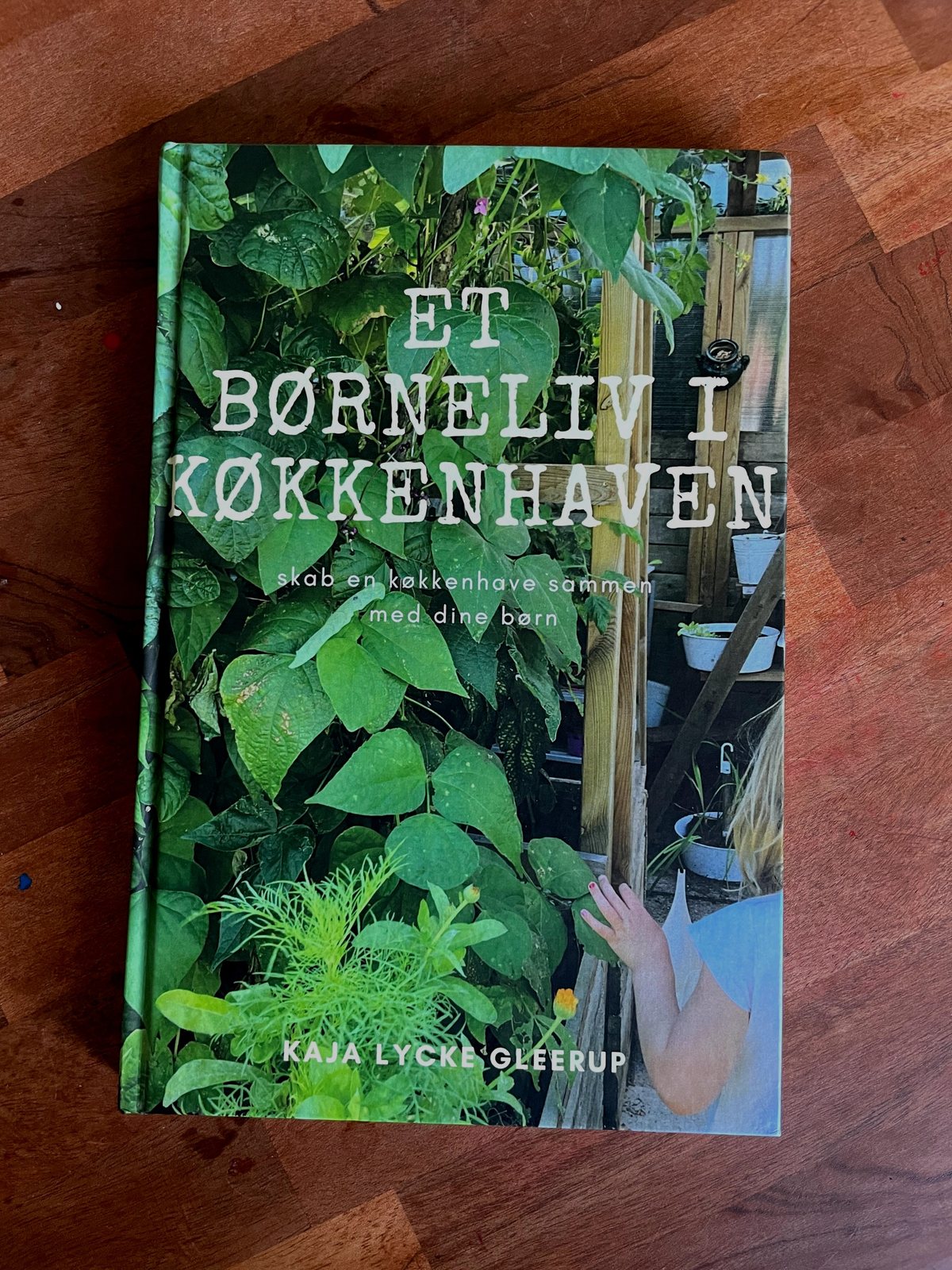 Et børneliv i køkkenhaven